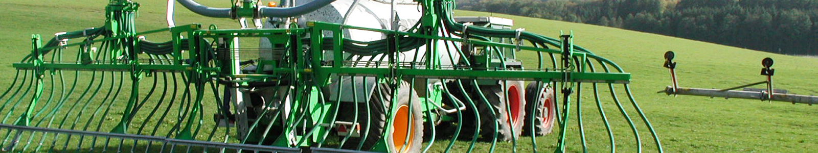 Traktor mit Güllefass © Dienstleistungszentren Ländlicher Raum
